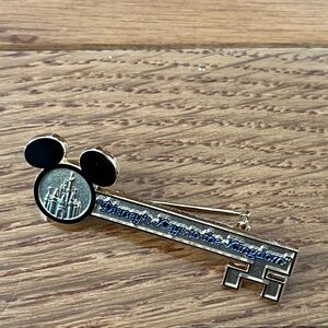 “Disney’s Keys to the Kingdom” Gold Tone Pin approx 2” Long